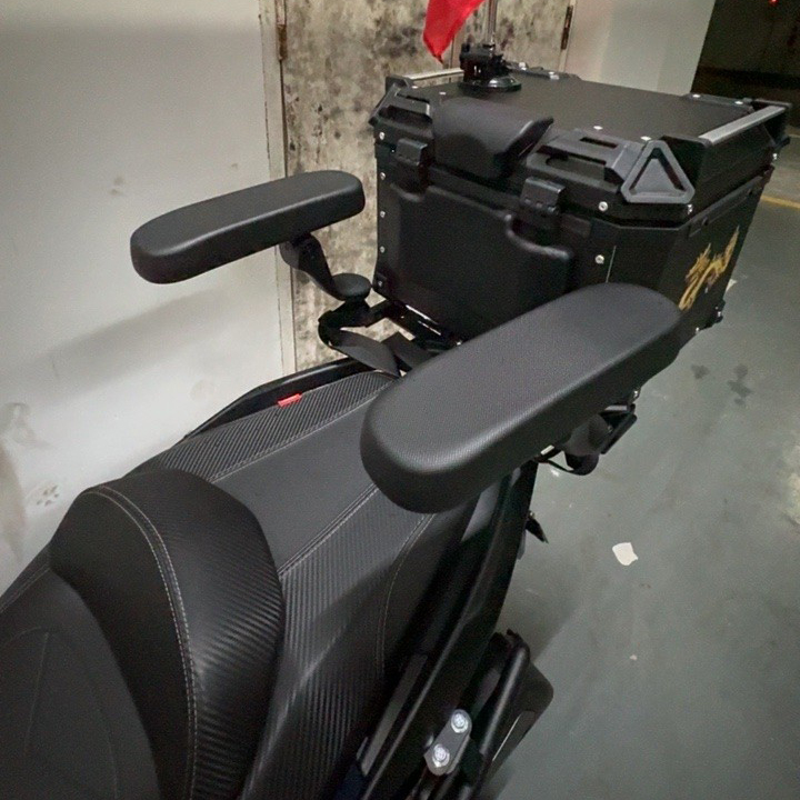 摩托车电瓶车通用扶手可折叠