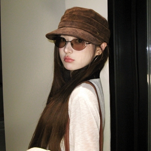 陈哈哈古早浪漫~麂皮褶皱马术平顶帽2025新款复古做旧休闲报童帽