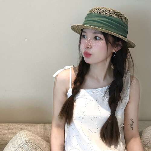 陈哈哈复古小沿草编帽子25新款女夏天法式遮阳帽镂空日系平顶礼帽