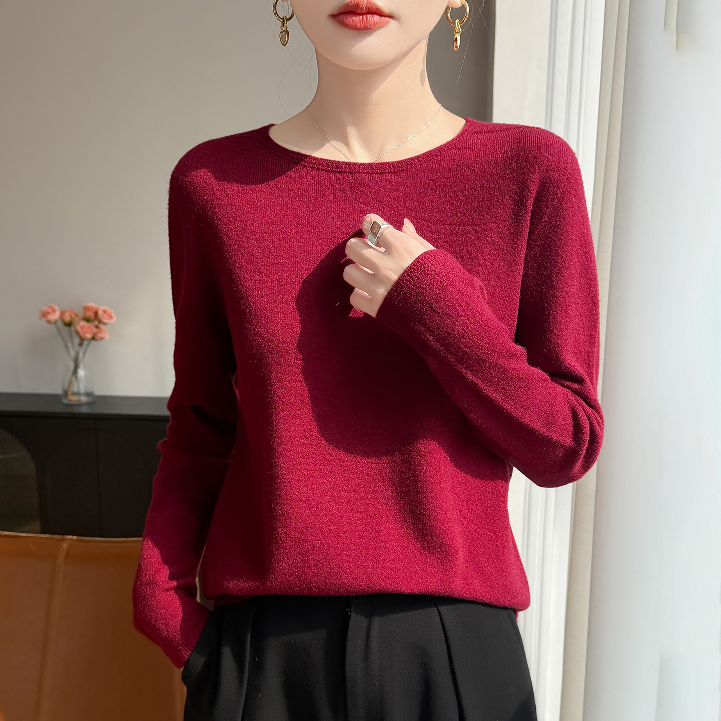 100%精纺羊毛女圆领内搭套头毛衣