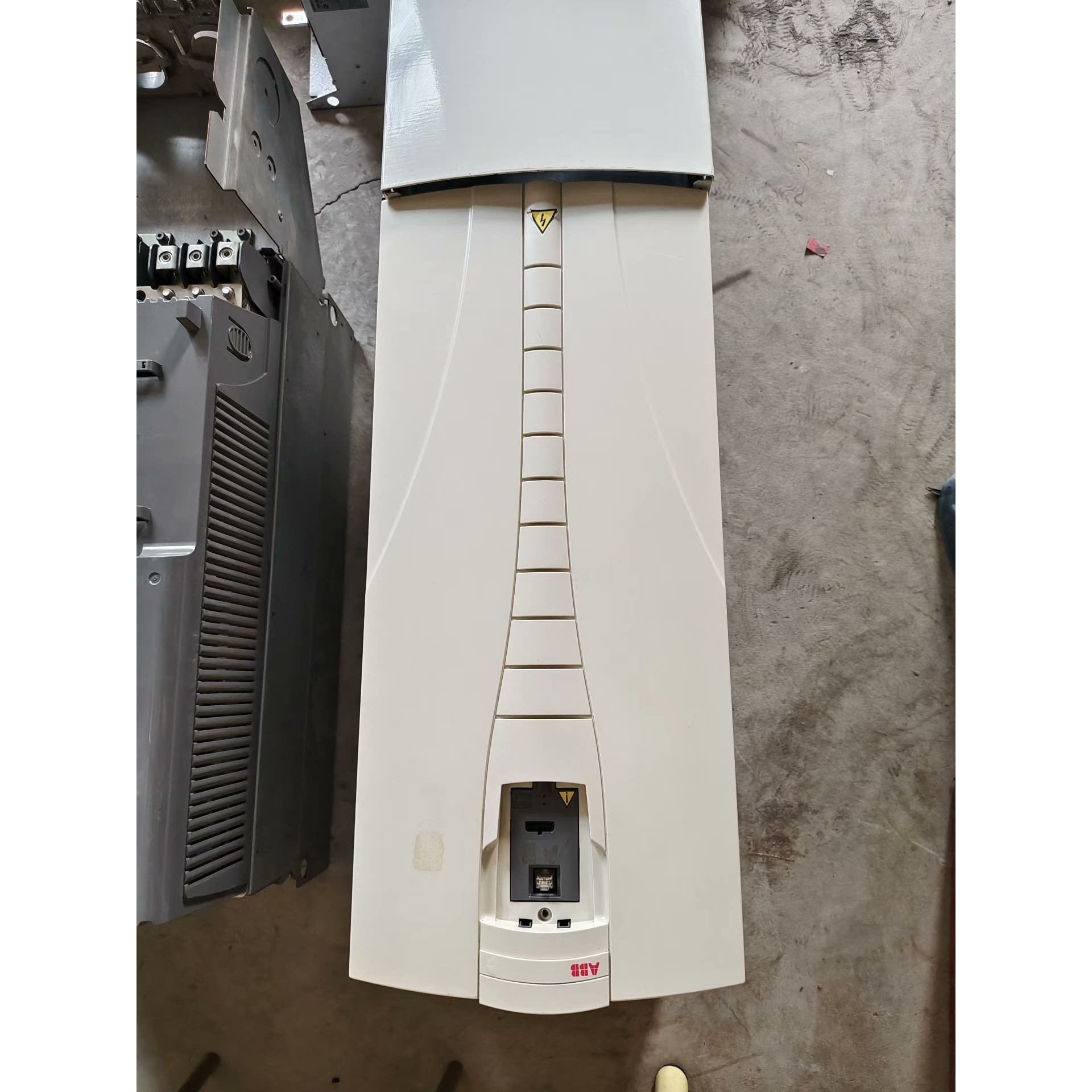 ABB变频器 ACS550-01-246A-4,132KW变咨询维修咨询维修