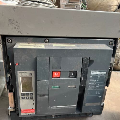 施耐德框架断路器MT40H1.4000A咨询维修