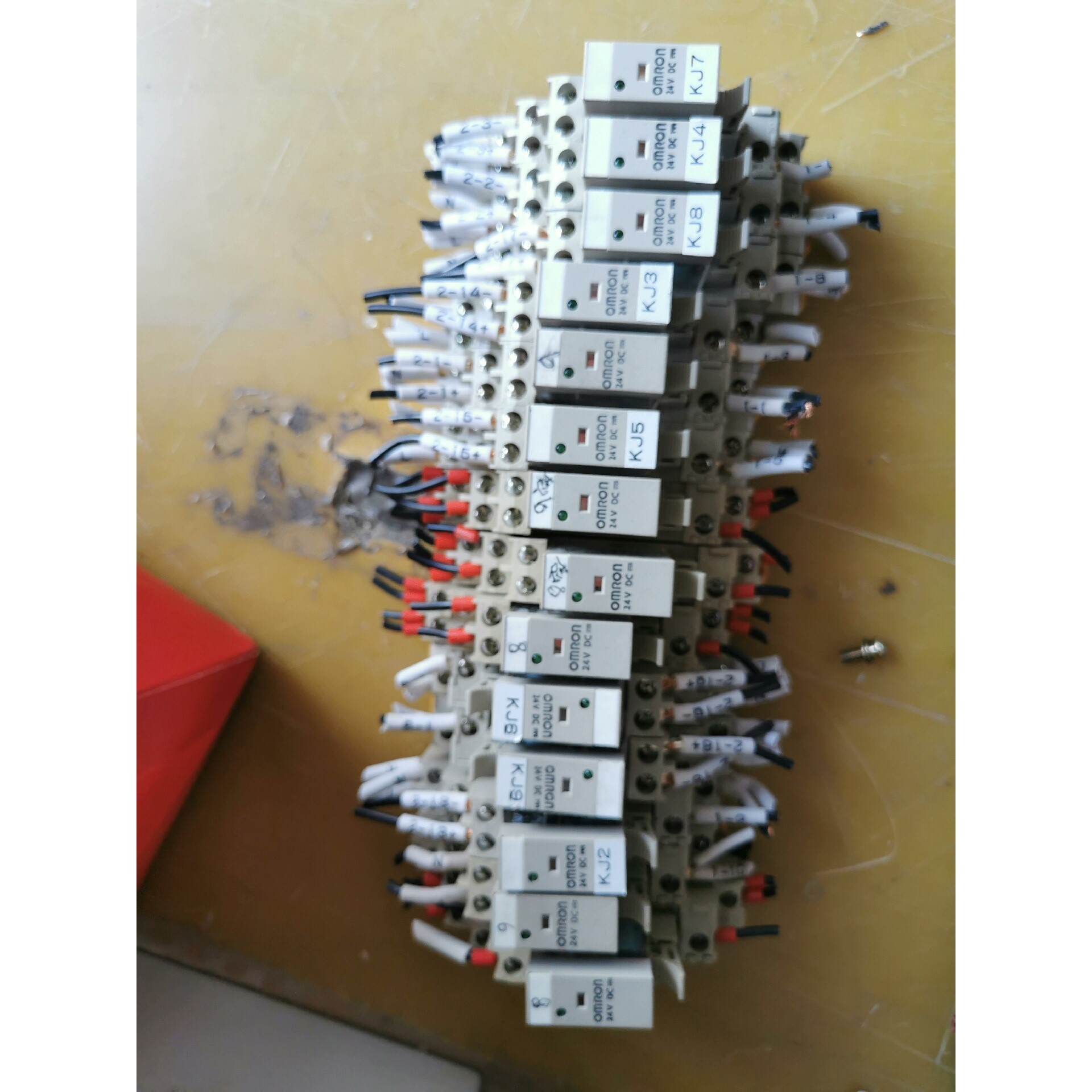 欧姆龙继电器G2R-2-SND   24VDC,14个,20咨询维修咨询维修