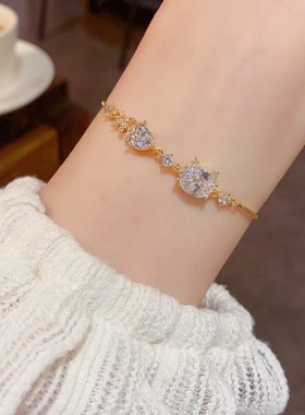 法式轻奢时尚可爱百搭锆石小猫鱼骨抽拉式手链精致简约高级感手饰