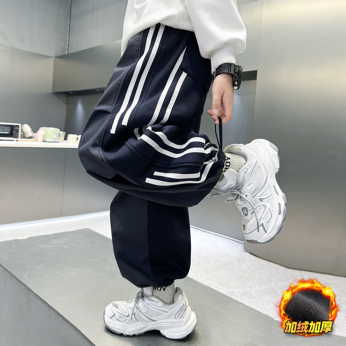 男童加绒裤子一体绒运动卫裤儿童冬加厚宽松直筒裤侧条纹黑藏青色