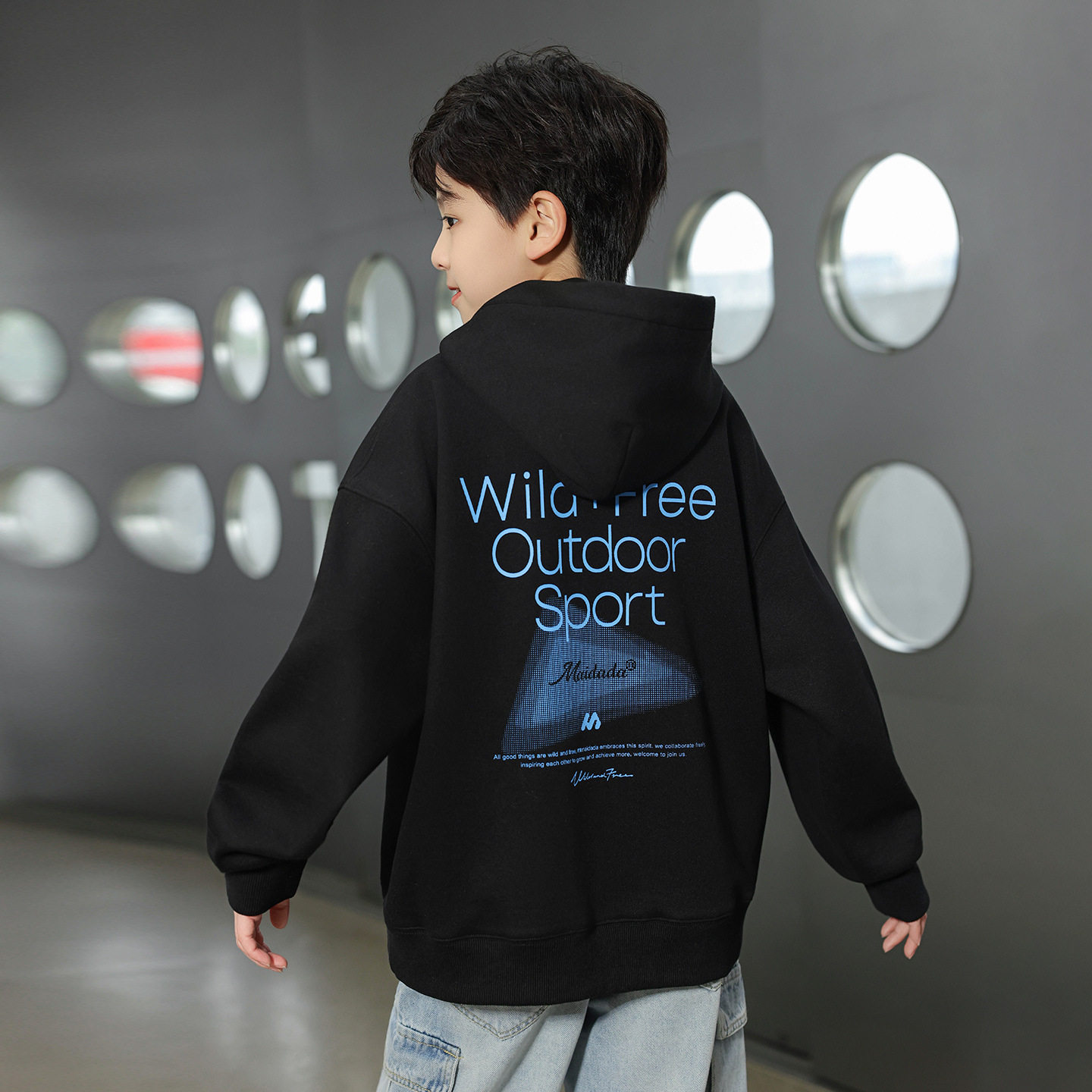 男童韩版针织连帽卫衣26春新款男孩中大童字母印花帽衫上衣白色黑