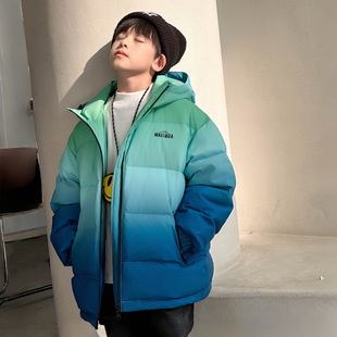 大男孩渐变色三防羽绒服新国标90白鸭绒男童面包服外套蓝绿色冬装