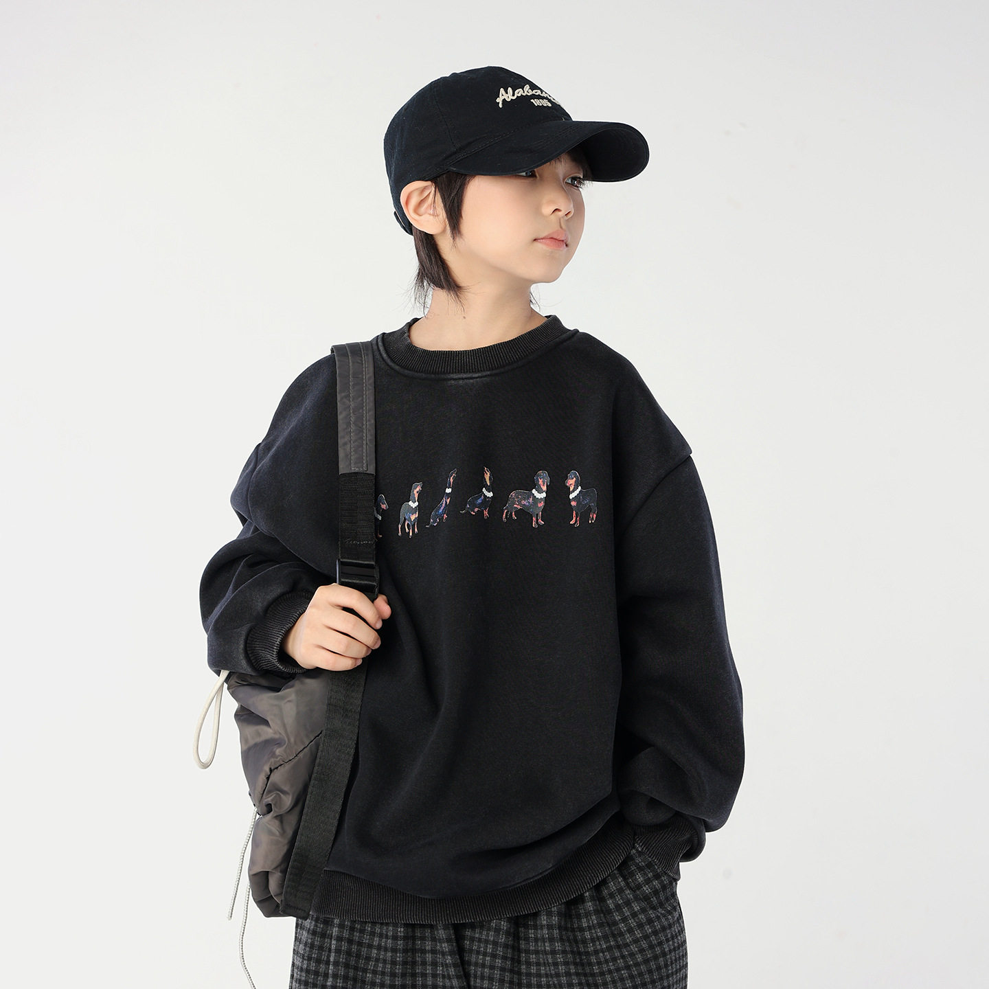 中大男童加绒卫衣冬新款25韩版儿童韩版印花上衣内搭黑色100~160