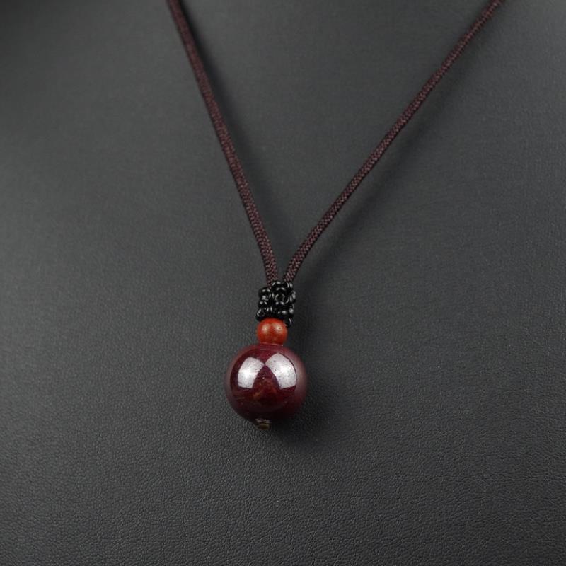 Selected natural cinnabar pendant, raw ore and stone pendant, male and female lovers life year transfer red sandalwood elastic rope necklace