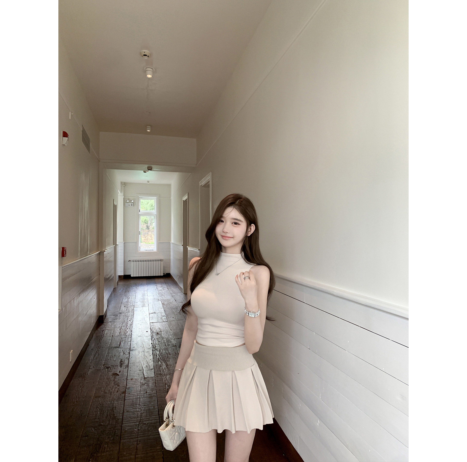 若语定制 智系姐姐 纯欲气质半高领挖肩修身针织背心上衣早秋新款