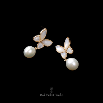 红口袋 法式复古天然淡水珍珠蝴蝶耳环S925银针贝母蝴蝶耳钉耳坠