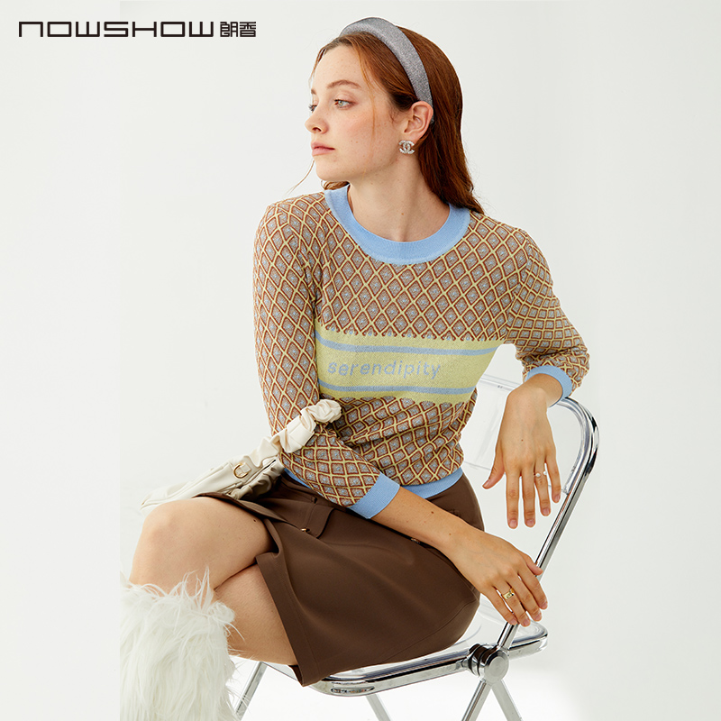 朗香轻奢圆领提花拼色宽松针织衫