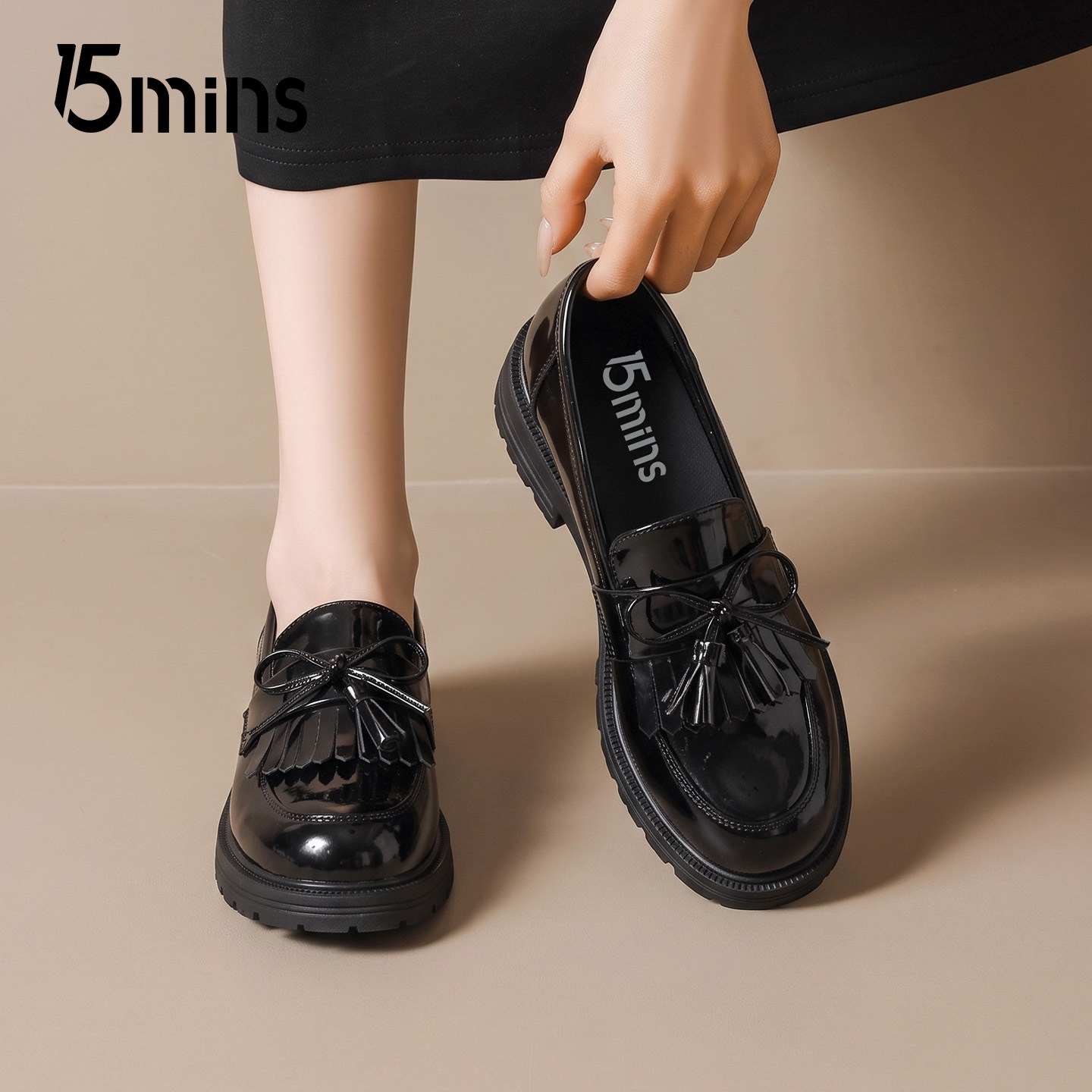 15mins黑色英伦漆皮流苏女乐福鞋