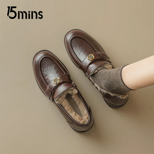 15mins棕色加绒小皮鞋女2025新款
