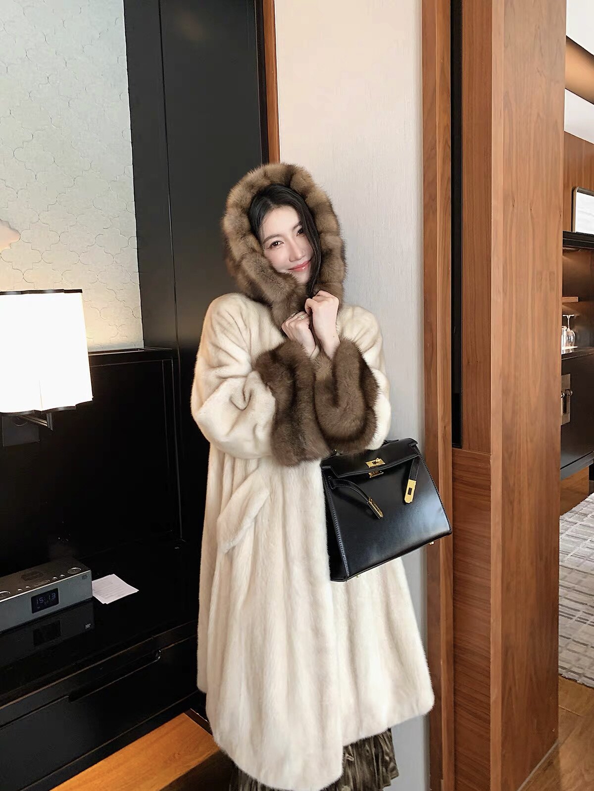 迟暮里仿水貂紫貂连帽长款外套