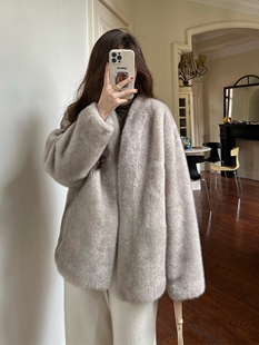 NANA皮毛一体外套女通勤粉杏环保毛大衣水貂绒V领短款时尚仿皮草