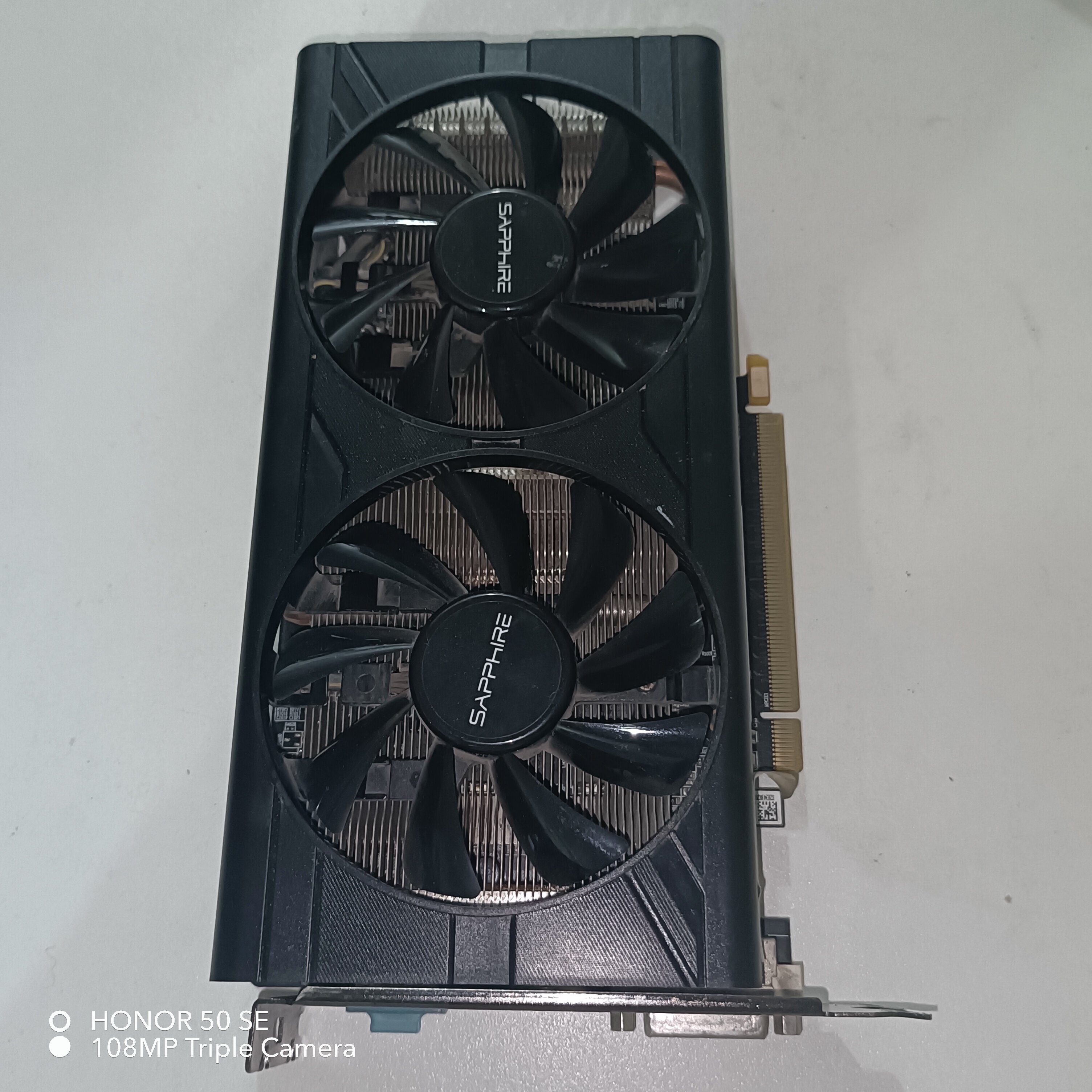蓝宝石rx580 8gd5白金版2048 2304超白金特别版
