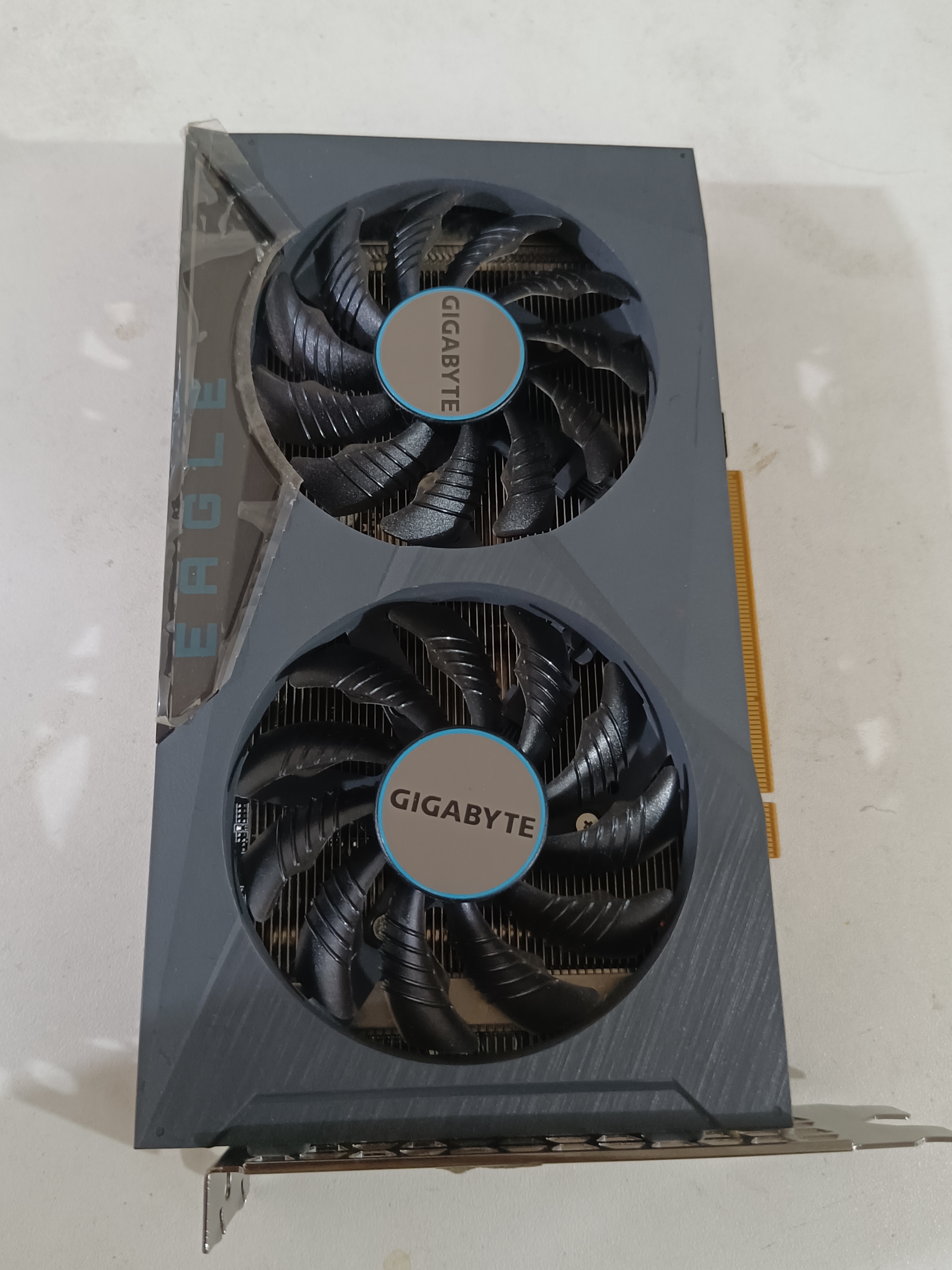 技嘉GTX6500XT4g显存,台式机显卡,需要六针外接供电,功耗小!