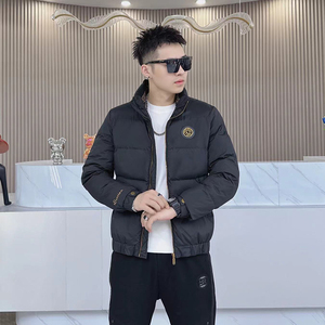 2024新款80绒羽绒 冬季男士羽绒服YT8811 P195 模特图图片