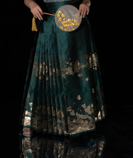 【定制】人世间 凤翥斋双晶织金瓜果暗花纱九对褶马面裙明制汉服