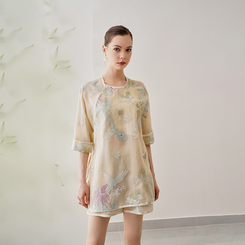 古梵孜箴言新中式真丝欧根纱重工刺绣斜襟上衣短裤套装24307