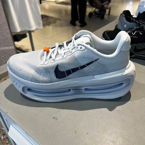 NIKE耐克男Vomero Premium迈柔缓震公路跑步鞋HQ2050-104
