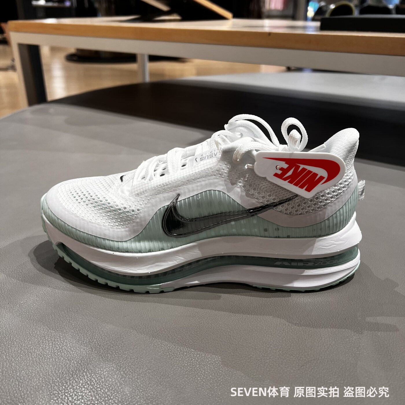 Nike耐克女Pegasus Premium 3M反光飞马气垫运动缓震跑步鞋HQ2593