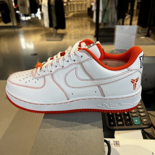 NIKE耐克男子AIR FORCE 1空军一号复古休闲板鞋运动鞋IQ3921-100