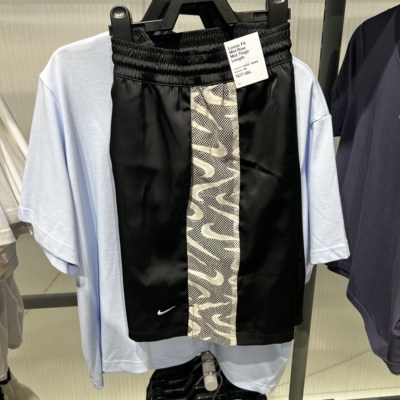 NIKE耐克女子宽松舒适中腰五分裤健身时尚运动休闲短裤IM8386-010