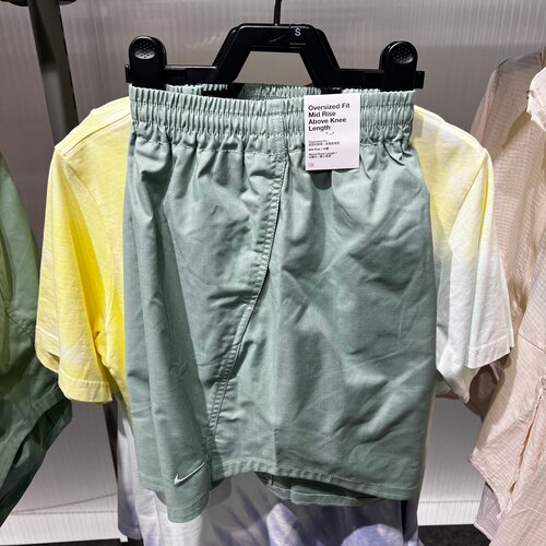 NIKE耐克女子26夏新款透气宽松运动休闲刺绣梭织短裤IF0555-006