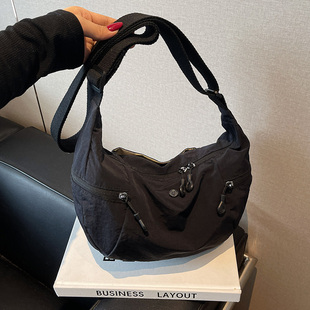 饺子包慵懒松弛感斜挎包轻便大容量上班通勤托特包休闲运动单肩包