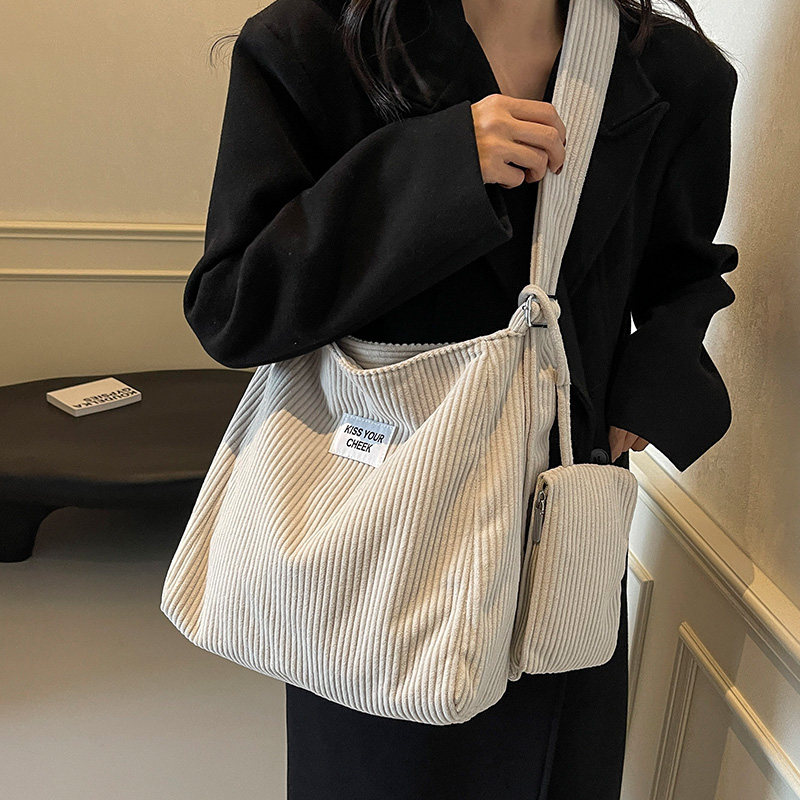 灯芯绒帆布包包女2024秋新款大容量通勤复古托特包学生单肩斜挎包