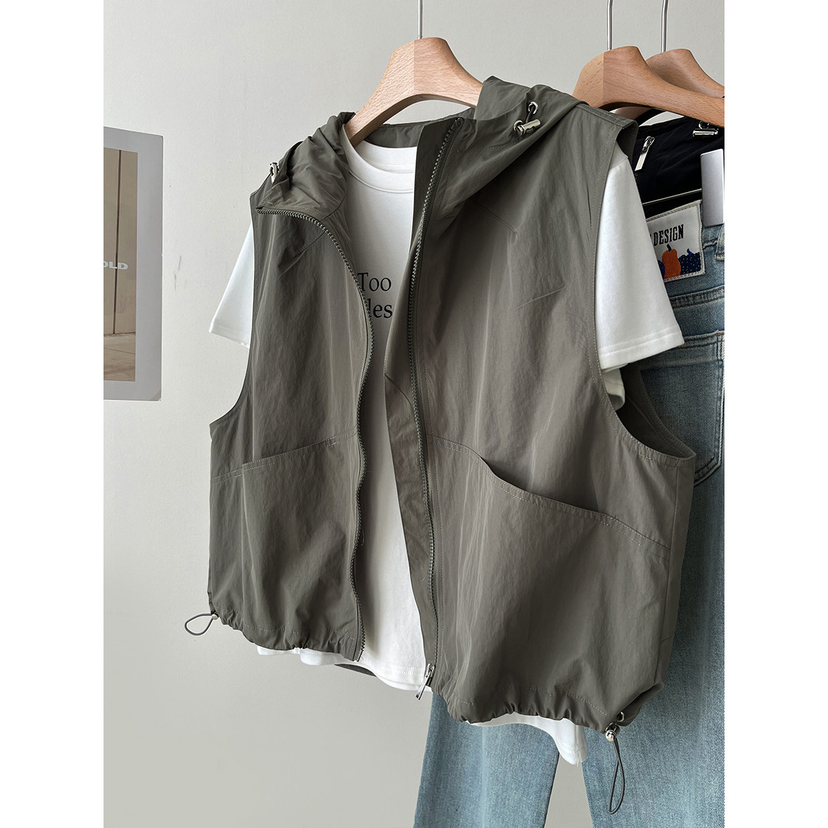 韩版复古连帽领大口袋工装马甲女春季新款百搭叠穿无袖拉链外套