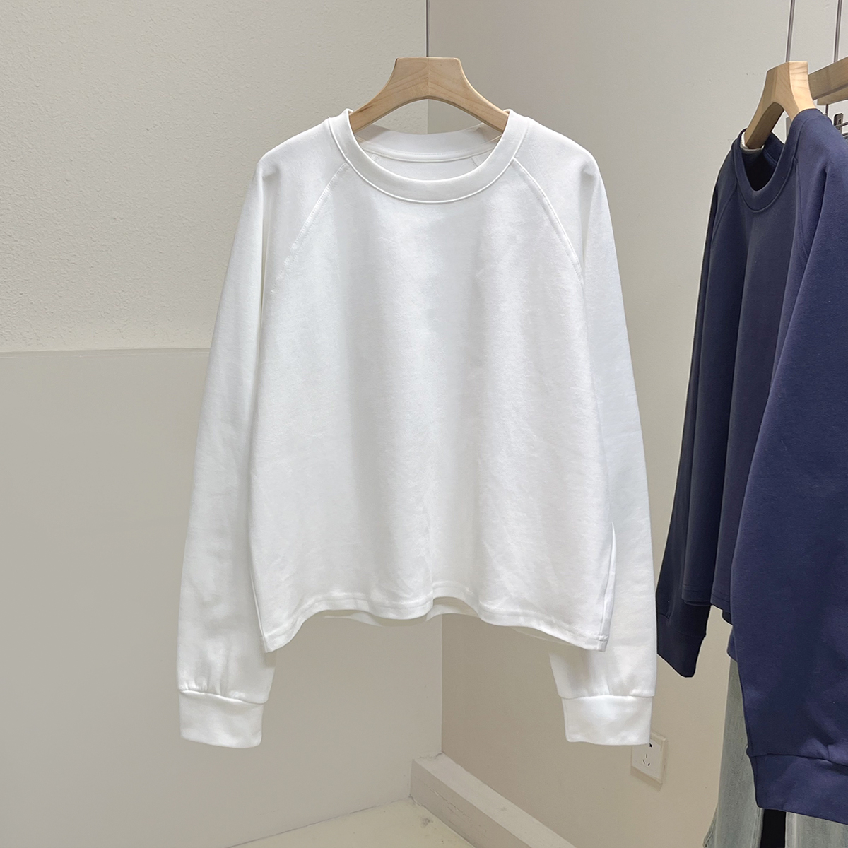 韩版简约插肩袖圆领短款长袖卫衣女宽松百搭纯色上衣长袖T短外套