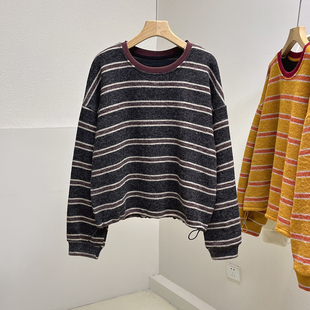 加厚磨毛首尔绒下摆抽绳撞色条纹卫衣女宽松休闲圆领短上衣秋冬