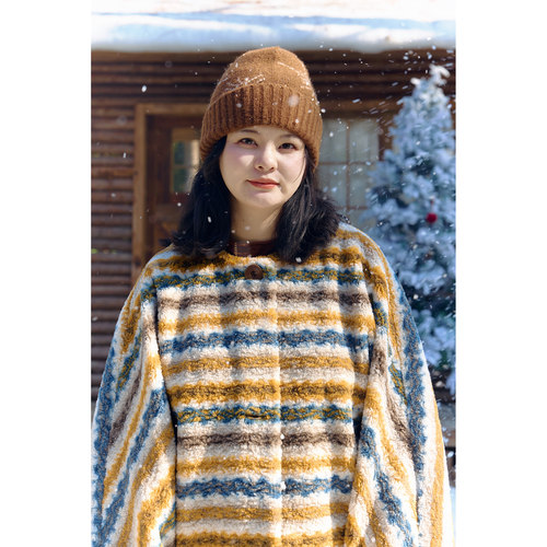 条纹撞色羊羔毛保暖圆领外套