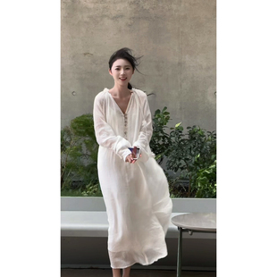 张七七2025法式仙女长裙简约长袖贝壳扣夏季显瘦苎麻连衣裙两件套