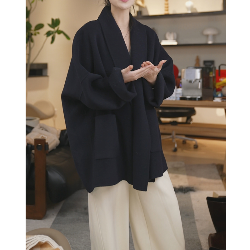 100%绵羊毛系带中短款大衣