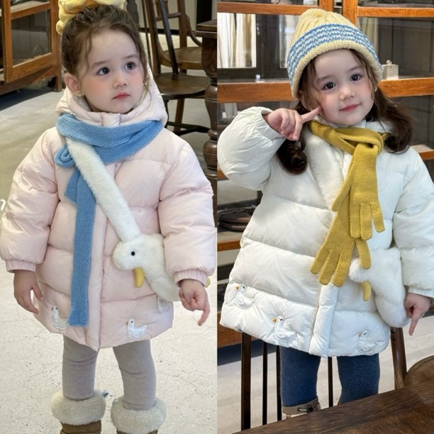 橙小七 5513冬款女童90白鸭绒连帽羽绒服带小鸭包包