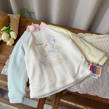 釉兮 9569女童25冬款卡通拼接蚕丝棉打底衫三层加厚