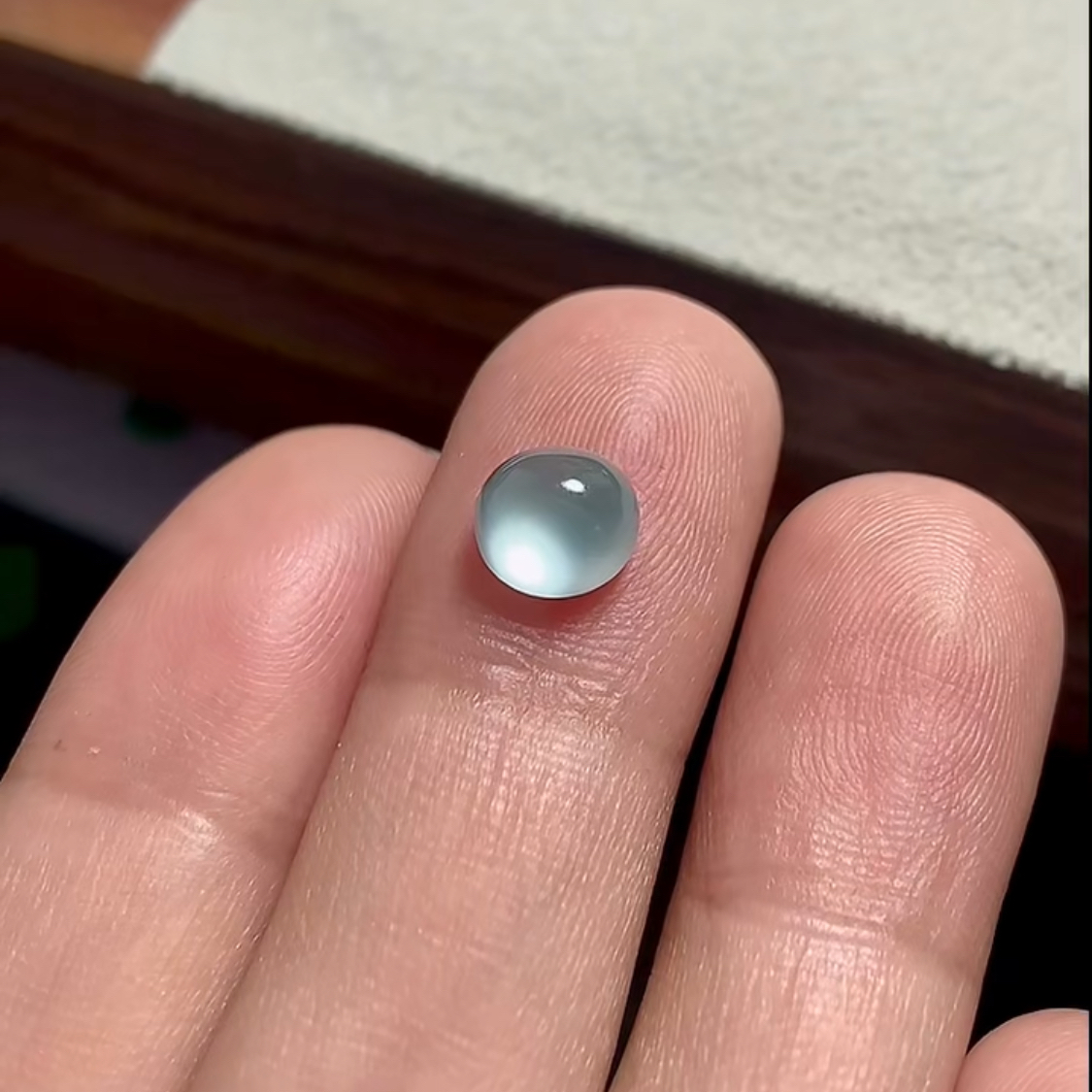 缅甸天然翡翠A货玻璃种纯白起光蛋面裸石