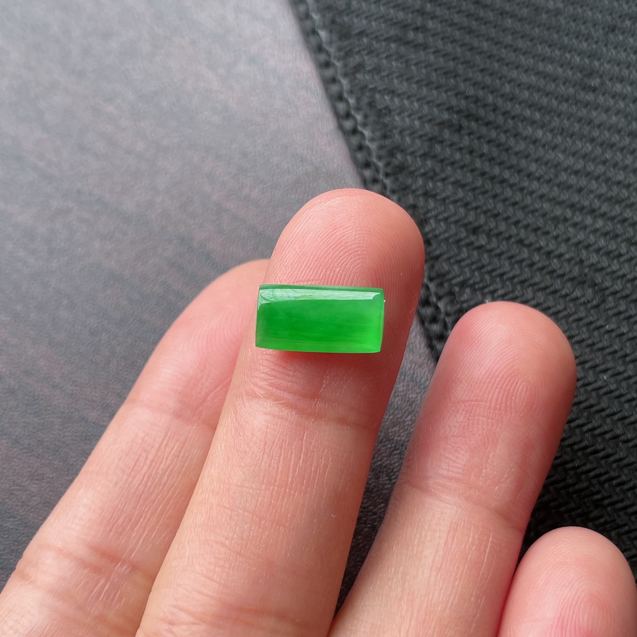 缅甸天然翡翠A货冰种阳绿马鞍戒面裸石