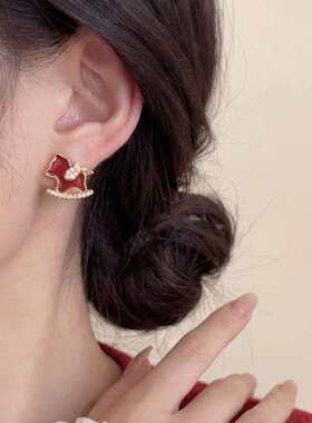 日本代购2026耳钉本命年红色小马高级感气质高级轻奢耳钉耳饰新年