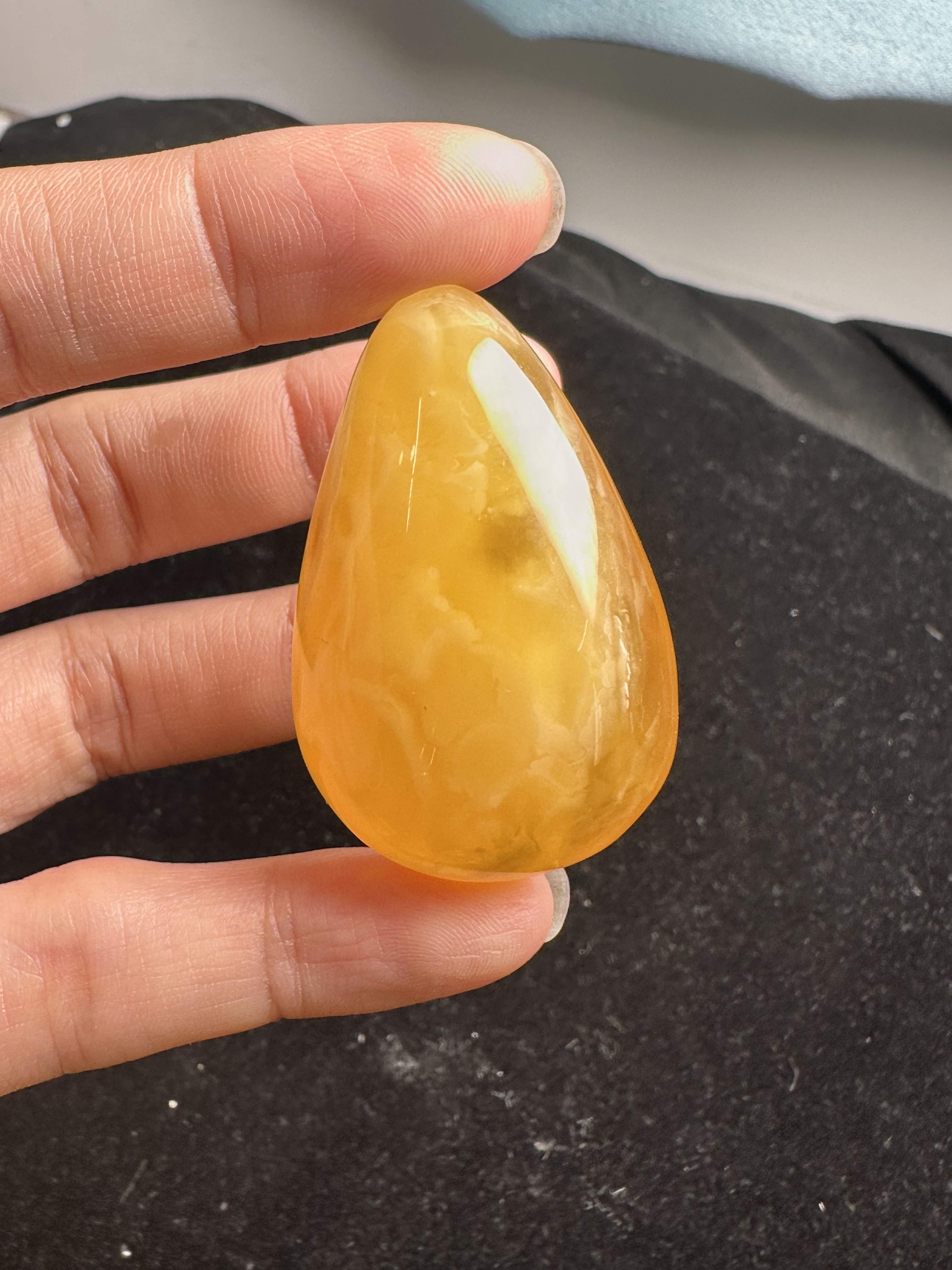 纯天然蜜蜡水滴大吊坠 饱满俄料30*47MM厚度14mm 重量13.9克 保真
