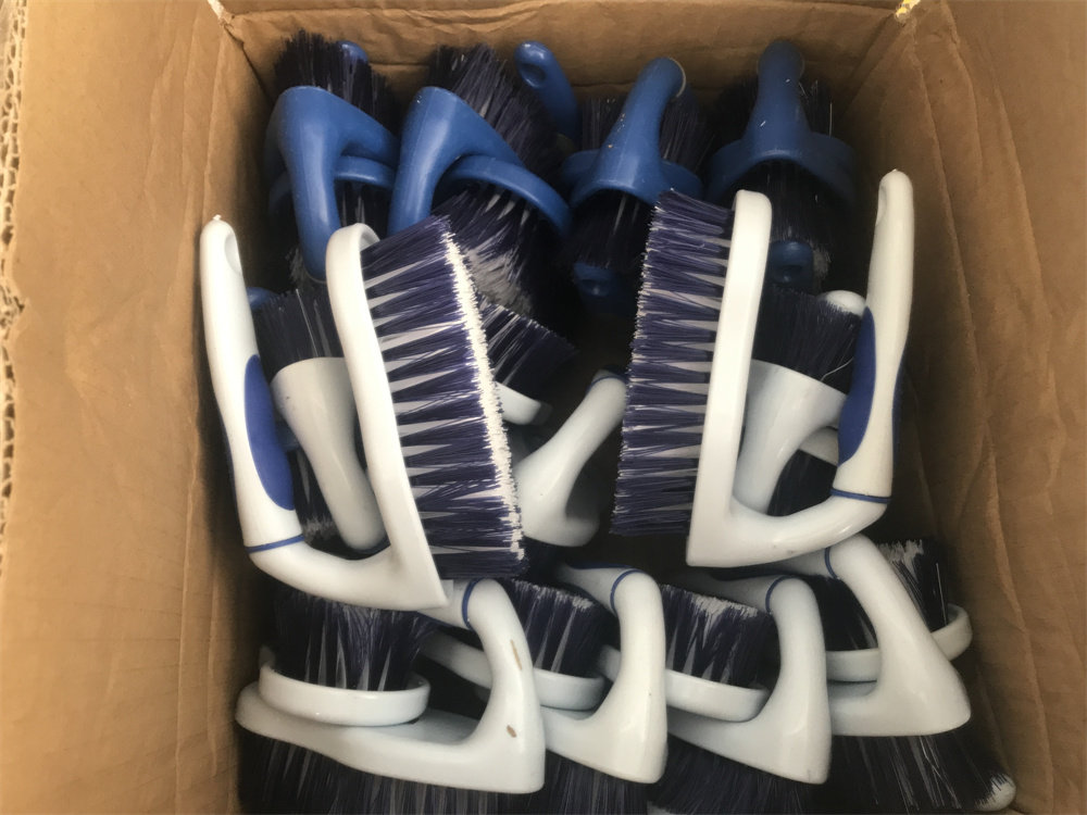 优质PP材质多功能衣物刷