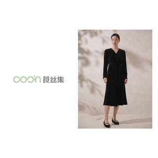 莨丝集/COO²N女装 复古V领黑丝绒连衣裙气质收腰-D20LYQ01