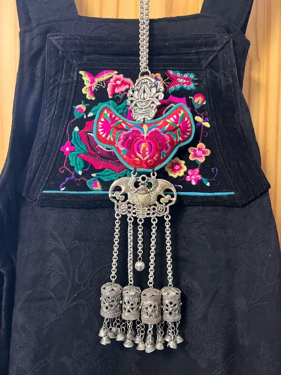 民族风苗银手工老绣苗银压襟,饰品/流行首饰/时尚饰品新,民族风项链/吊坠,淘宝优惠券,粉丝福利购,淘宝优惠卷