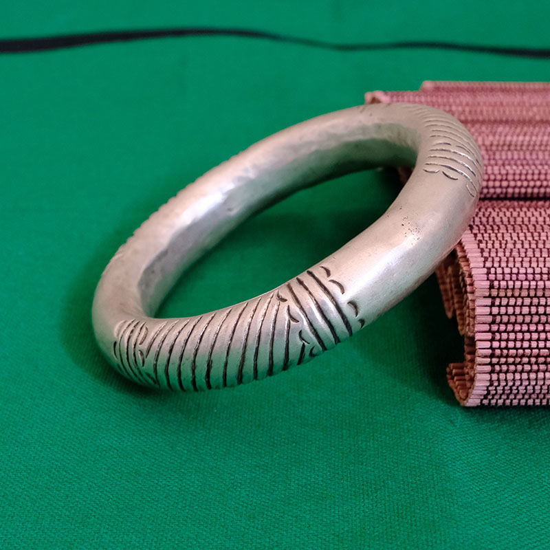 云南手工苗银镂空圆柱手镯复古珍藏批发雕刻手环表演道具民族风