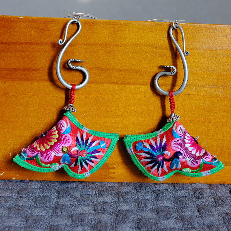 民族风刺绣花卉耳环女复古彩色舞蹈扇形耳饰手工原创手绣蛇形雕刻