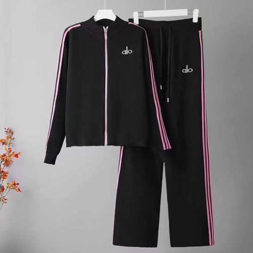 时尚显瘦运动休闲针织套装女